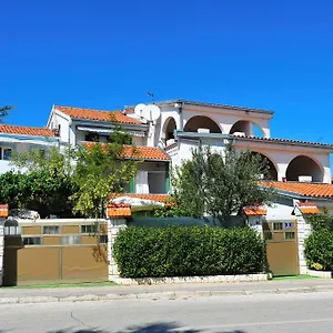 And Anika Bed & Breakfast