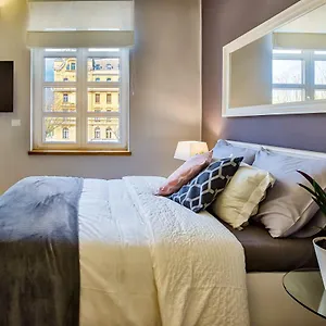 Parkside With Free Parking Apartment Pula